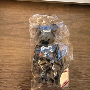 BEAR BRICK RE RBRICK SERIES 44 MLB BASEBALL BEAR FCRB RARE SECRET